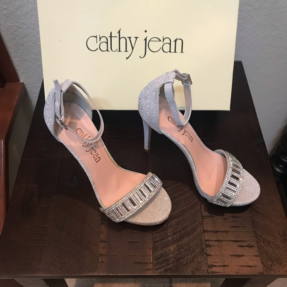 Cathy Jean Rhinestone Heels - Picture 3 of 4